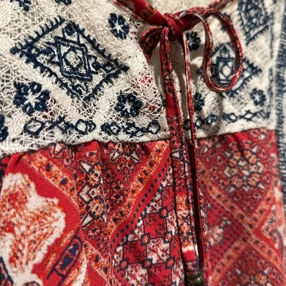 Bohemian Red and Blue Sleeveless Top - Picture 3 of 4